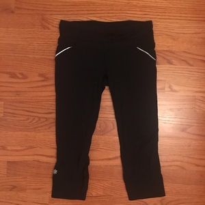 Athleta Capri length yoga leggings